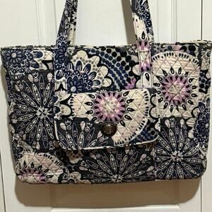 Vera Bradley Turnlock Tote, Mimosa Medallion pattern. Quilted, lots of pockets